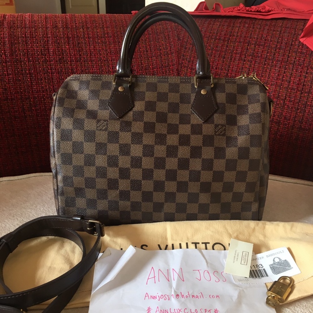 Authentic preowned lv Speedy bandouliere DE 30